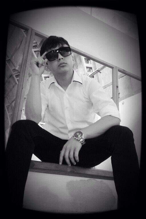  5681847  Donik, 30 ,    