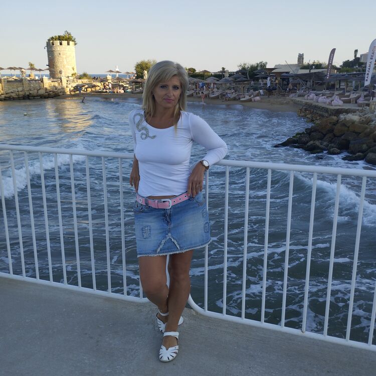  37897267  Yulia, 50 ,    