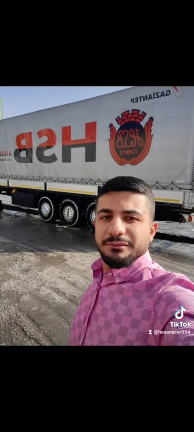  35689827  Hasan, 31 ,    