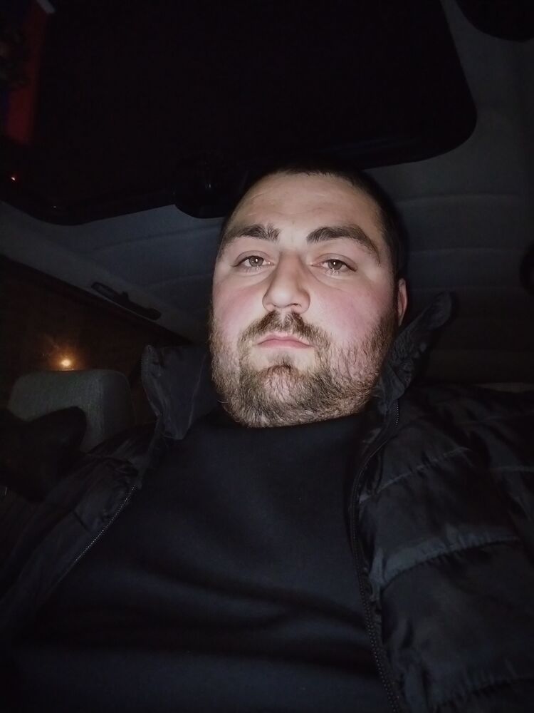  42288527  Yuro, 25 ,    