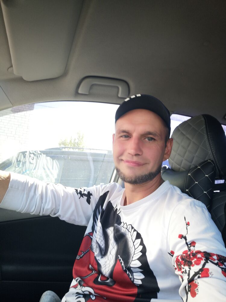  52579607  Alexander, 41 ,    