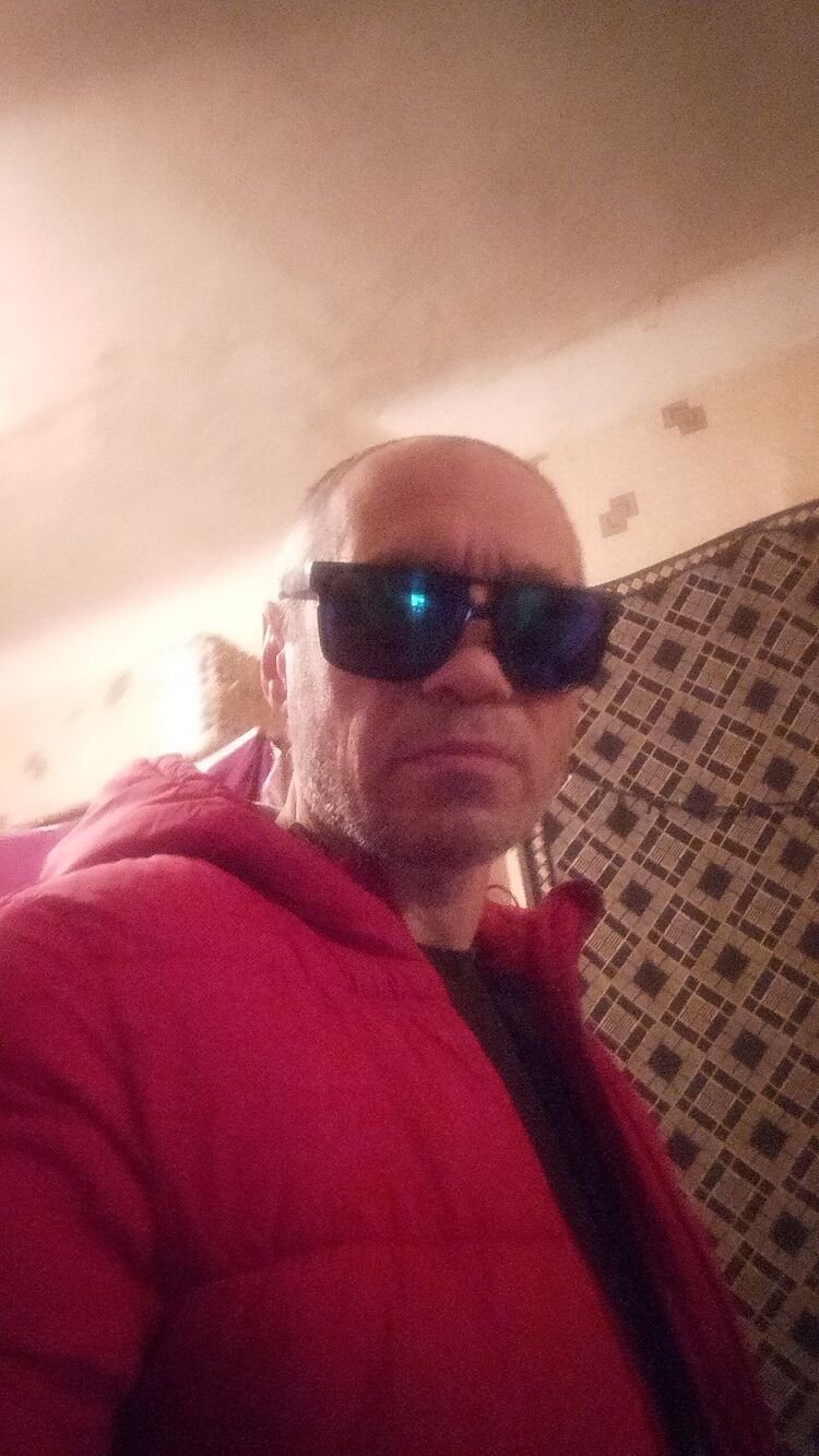  33494877  Pushik, 40 ,    -