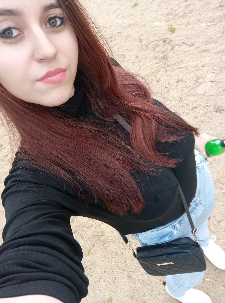  ,   Rina, 26 ,   