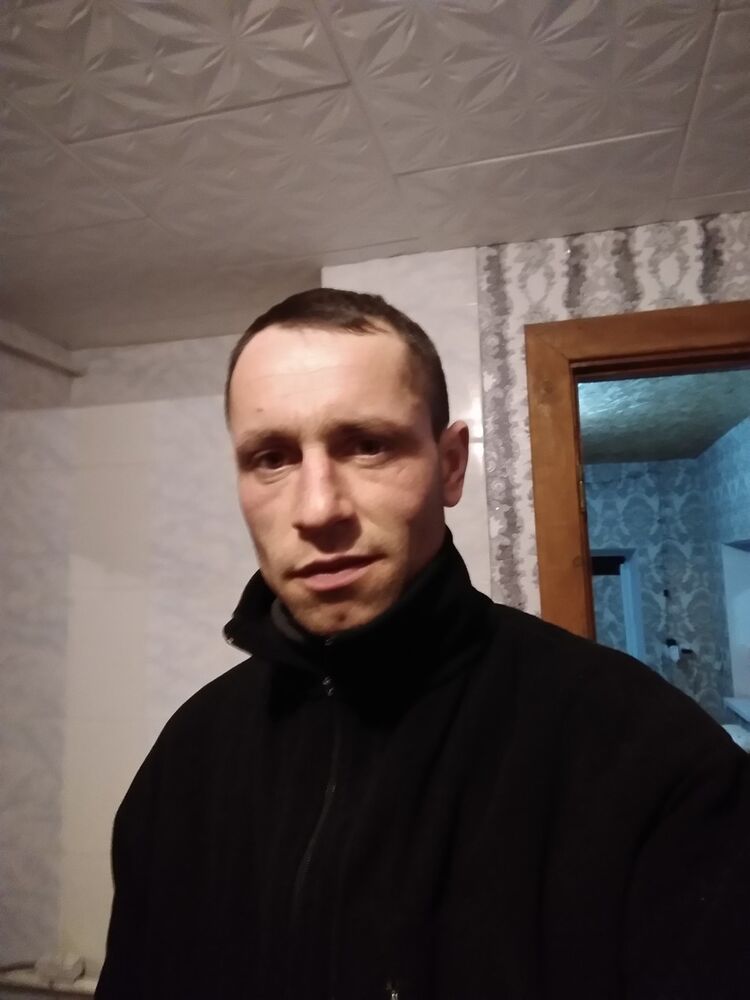  15122707  Stanislav, 38 ,    