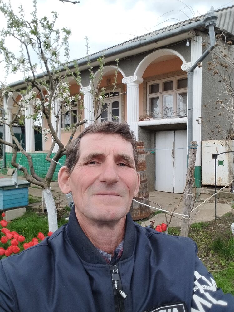  34696677  Vladimir, 68 ,    