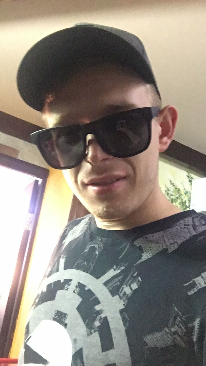  26944667  Damir, 28 ,    