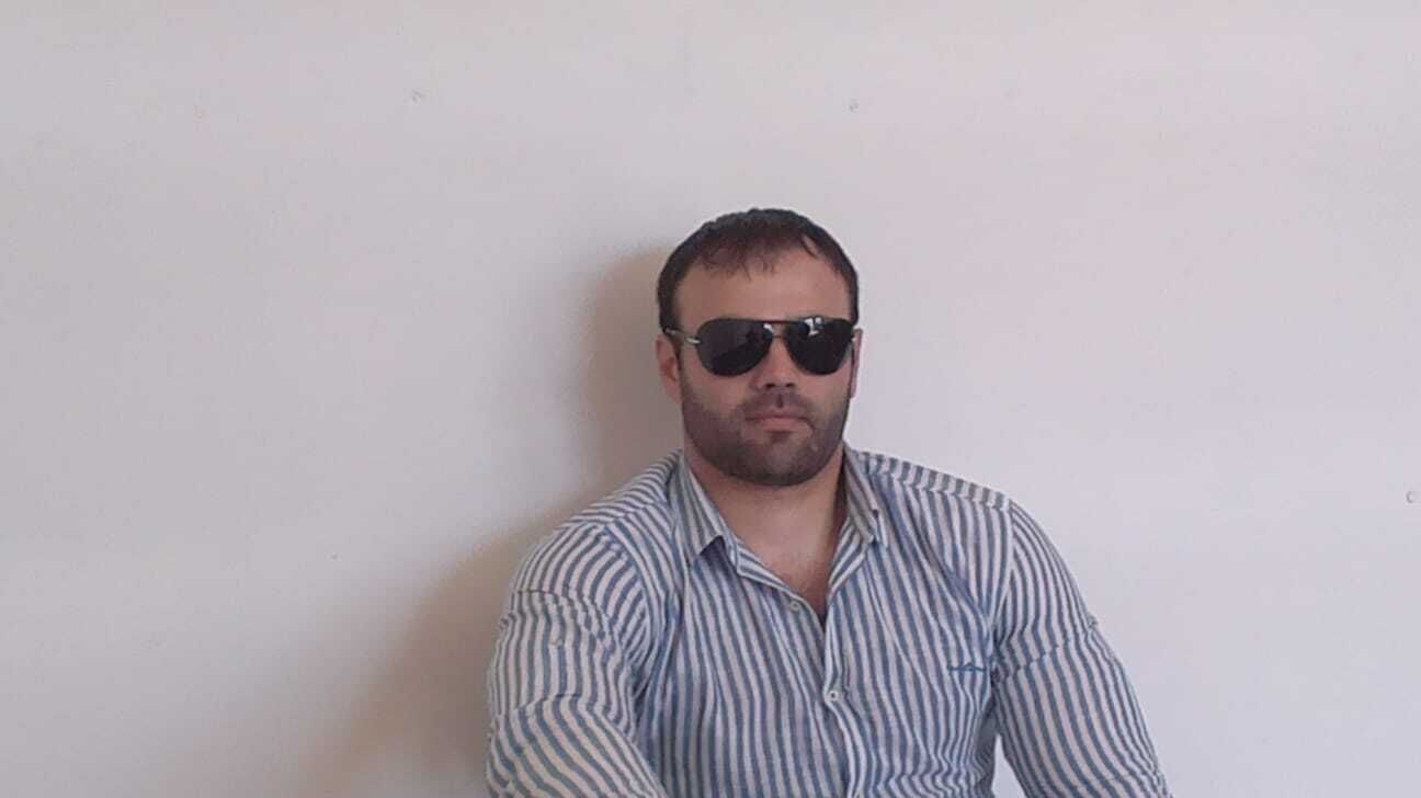  40404867  Rystam, 37 ,    
