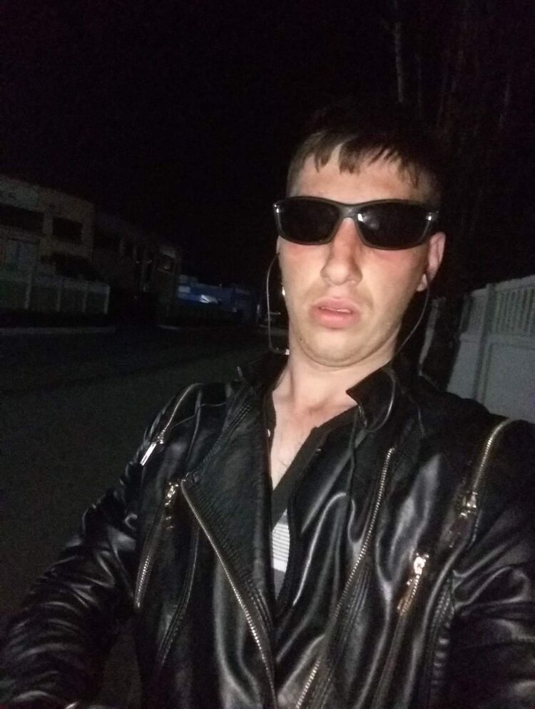  15238367  Daniel, 31 ,    