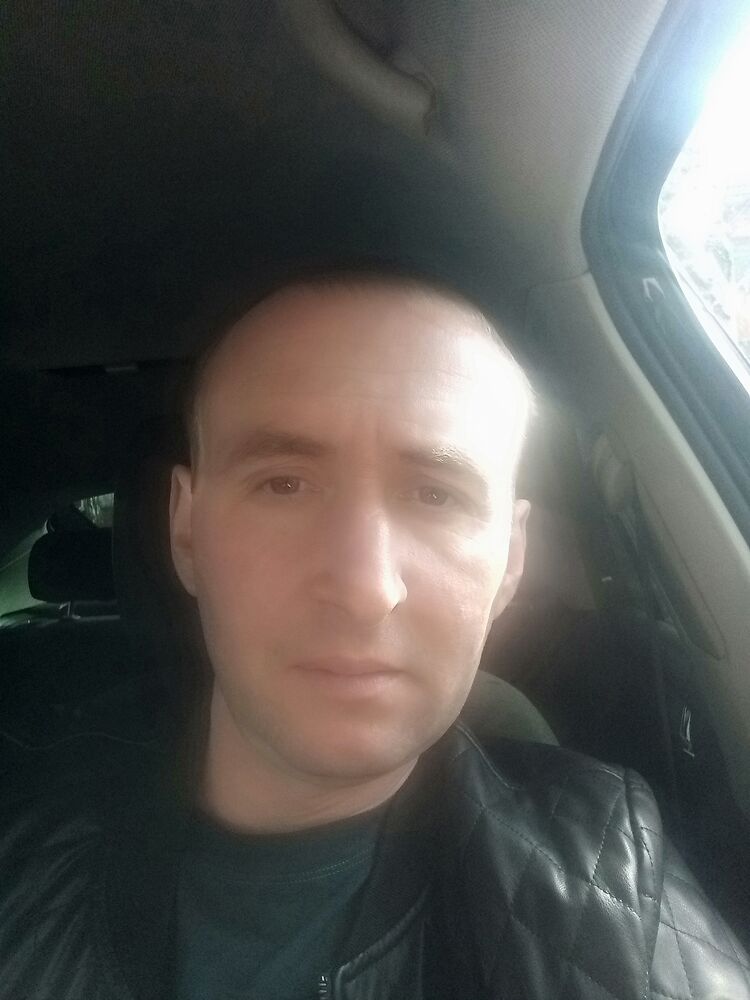  27408477  Alexander, 42 ,    