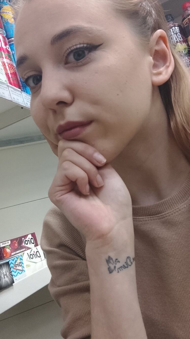  ,   Liza, 25 ,   