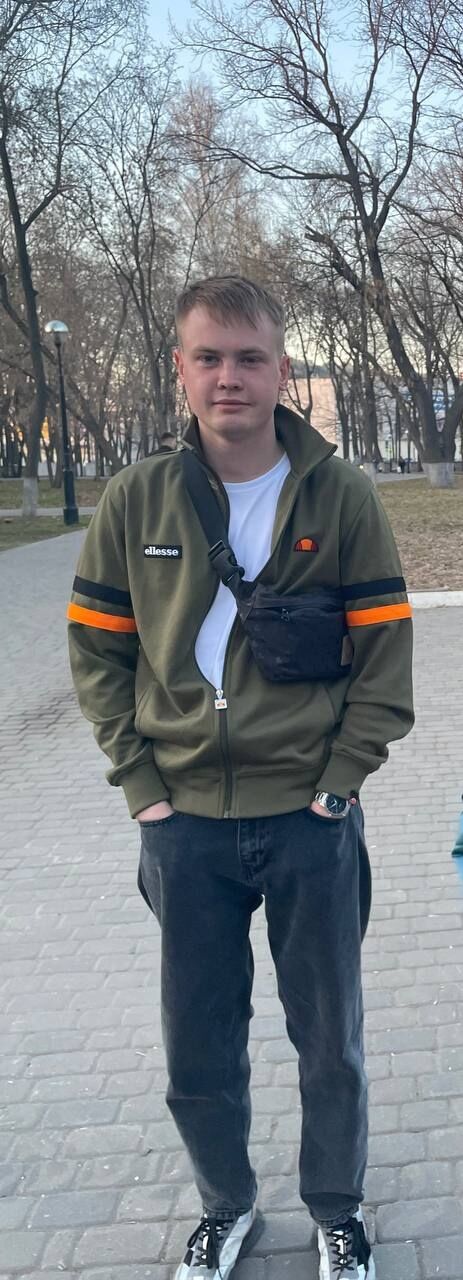  33975747  Anton, 23 ,    