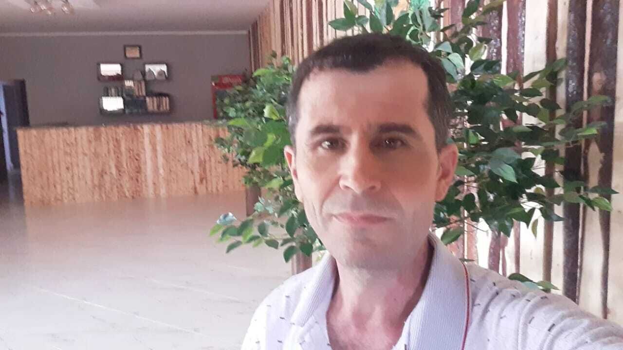  45358507  Islambek, 44 ,    