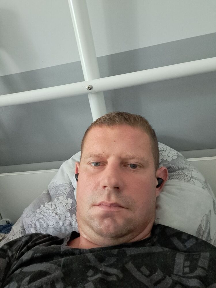  53366987  , 32 ,    