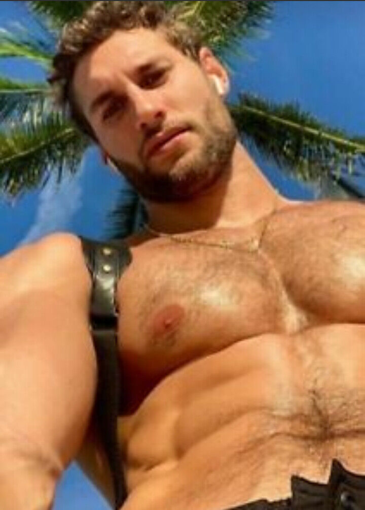  21532307  Maks, 36 ,    