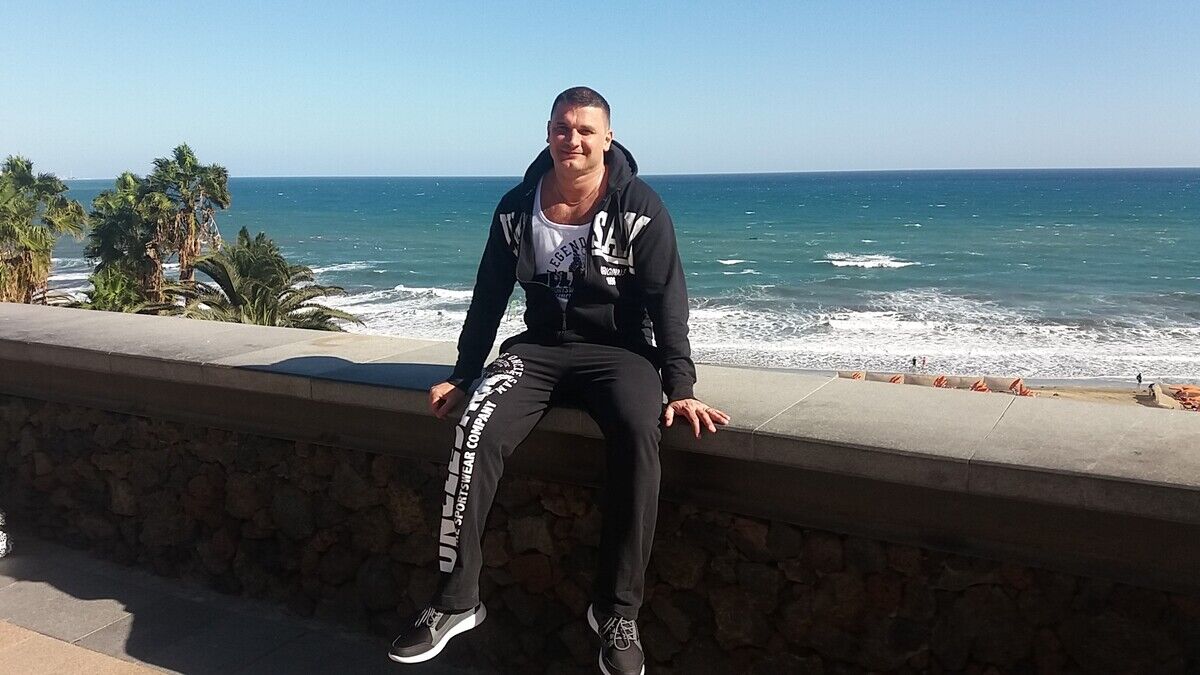  21158377  Zhenya, 48 ,    Offenburg