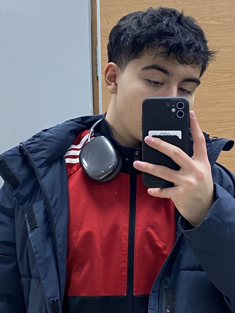  48806827  Juan, 19 ,    -