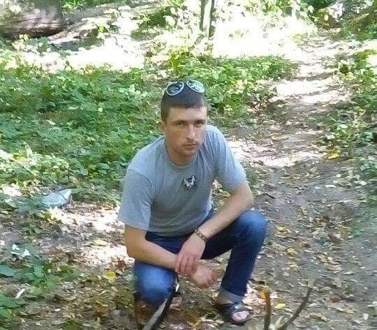  16883417  Volodymyr, 42 ,    