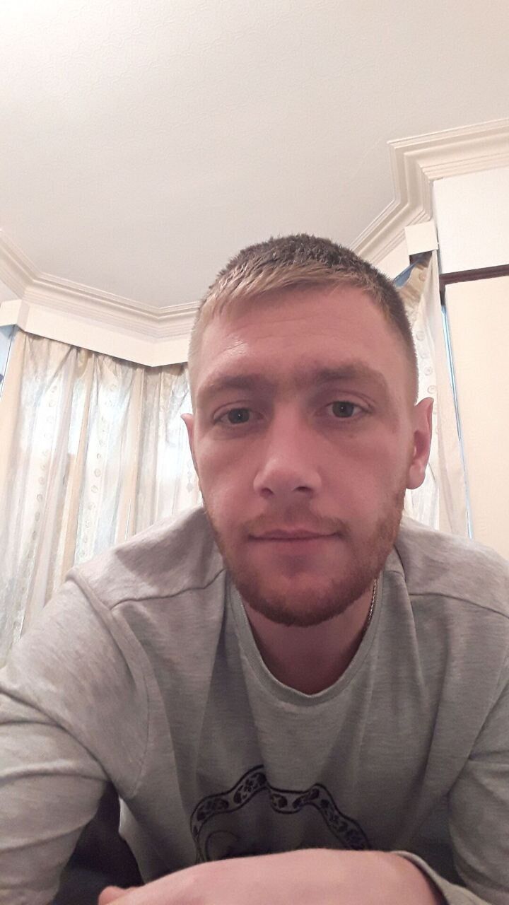  47271437  Nicolai, 30 ,    