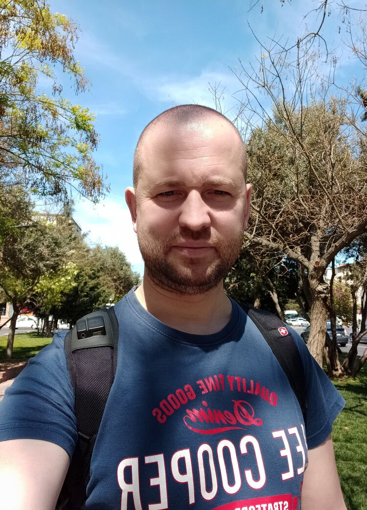  48499057  Ivan, 42 ,    