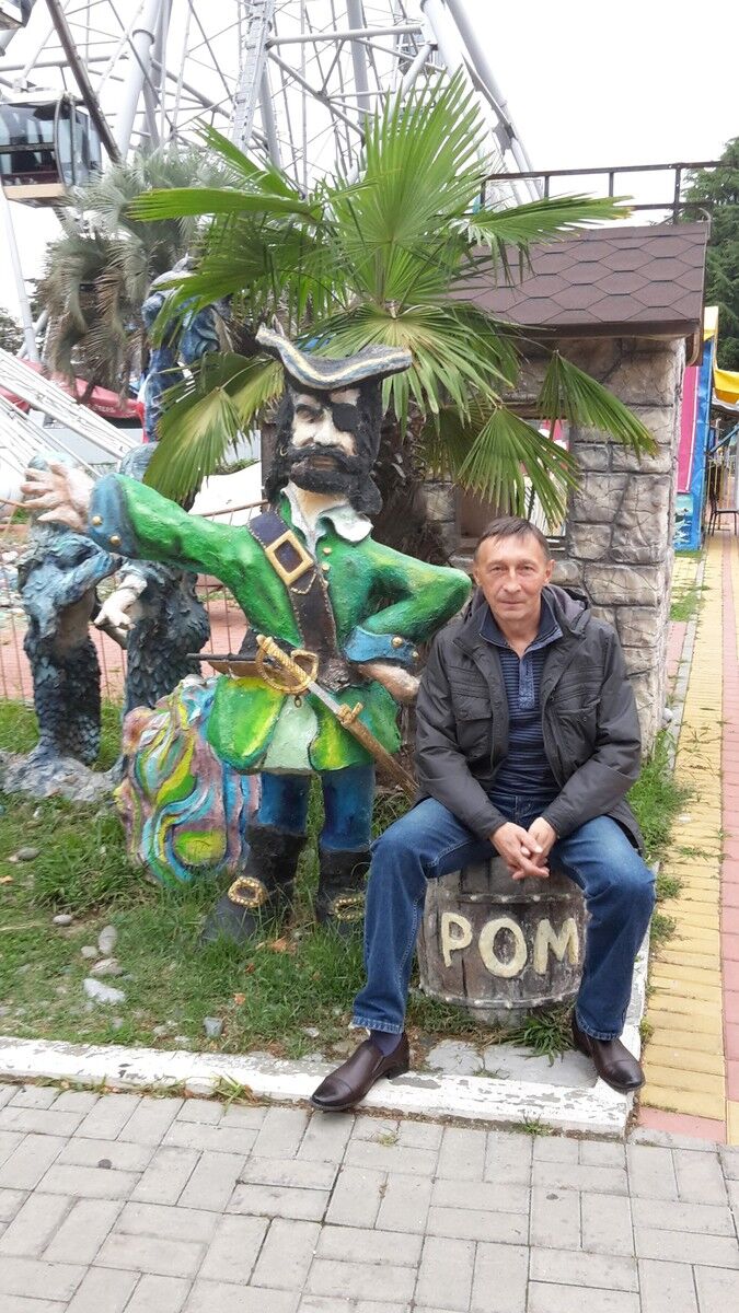  9738087  Yury, 62 ,    -