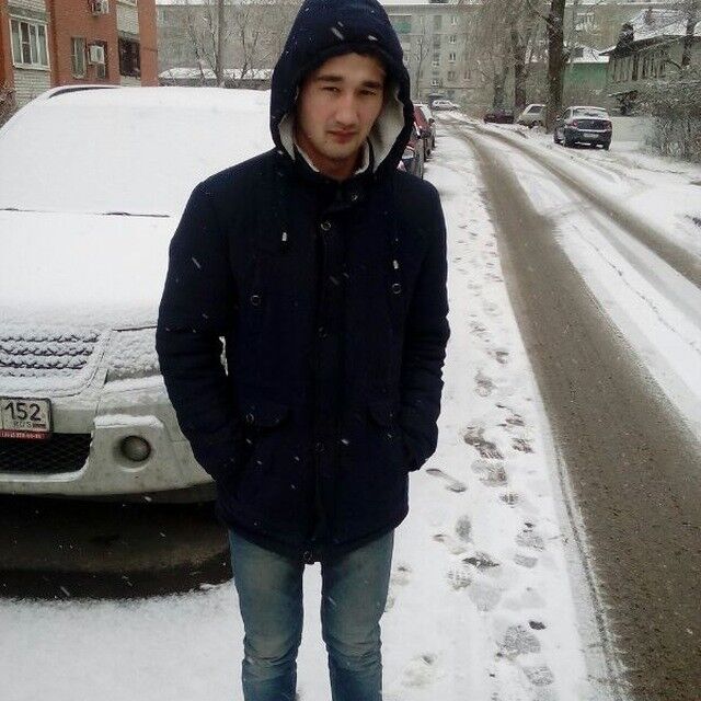   ,   Ahon, 32 ,  