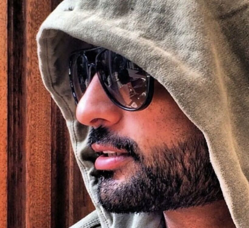  52465497  Leon, 34 ,    