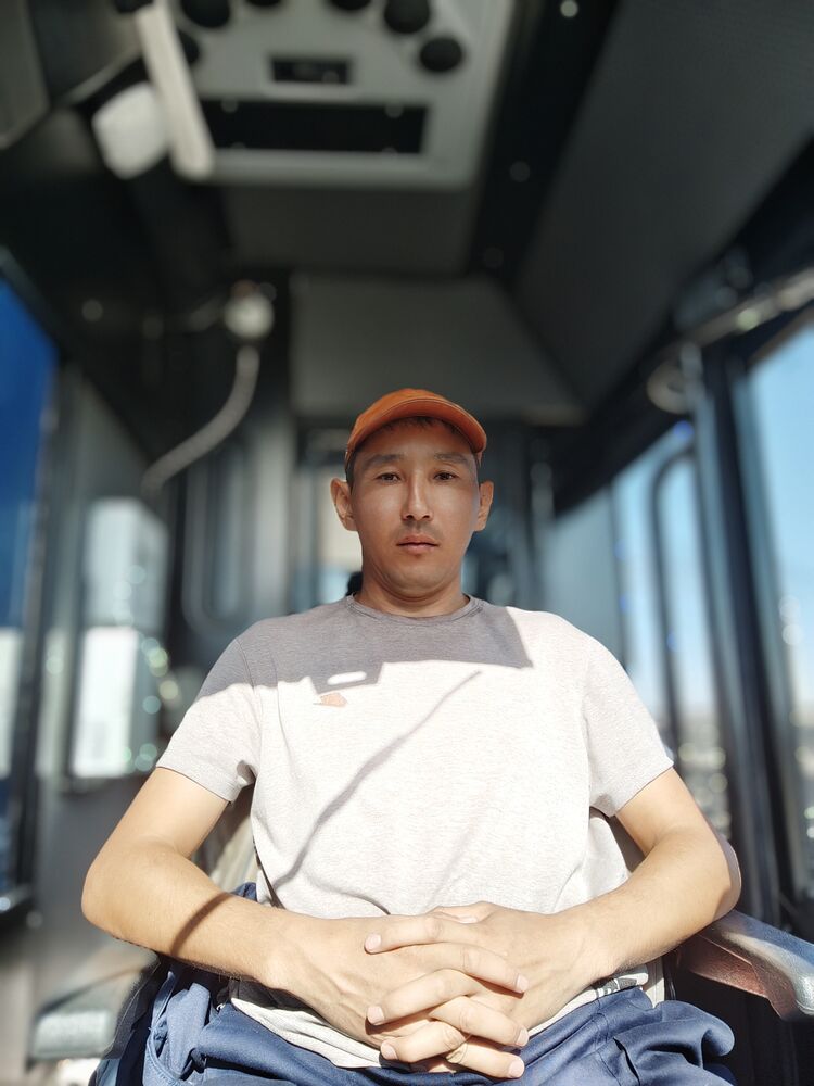  54414457  Nurlan, 35 ,    