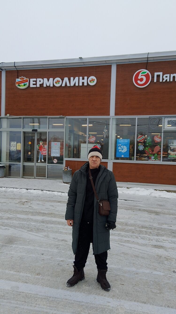  49133807  Sergey, 55 ,    