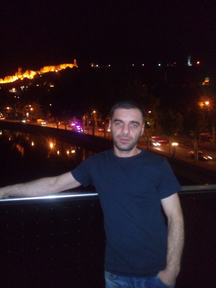  7962157  Irakli27, 44 ,    
