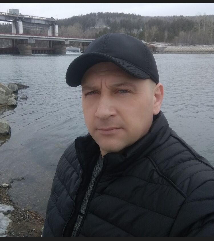  36053087  Eduard, 46 ,    