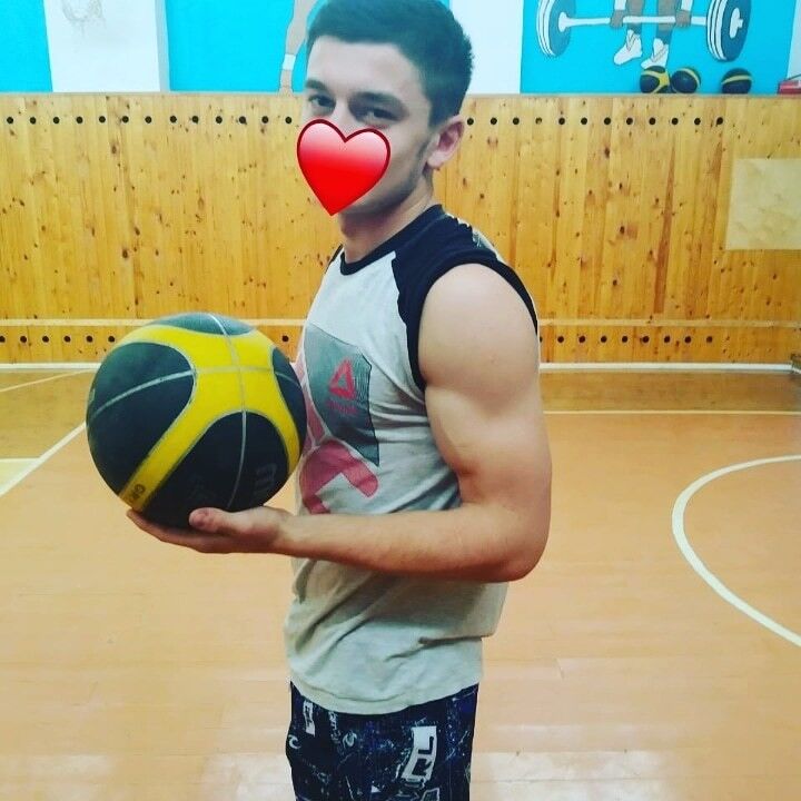  18409377  Zaur, 27 ,    