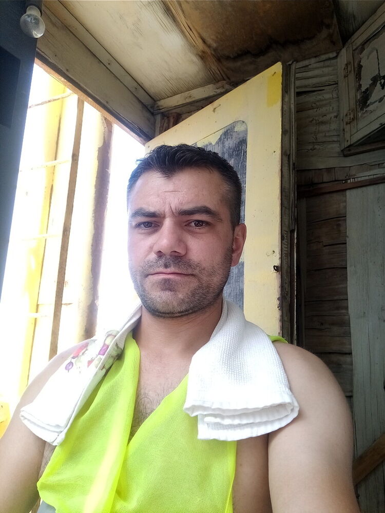  20769297  Renat, 35 ,    