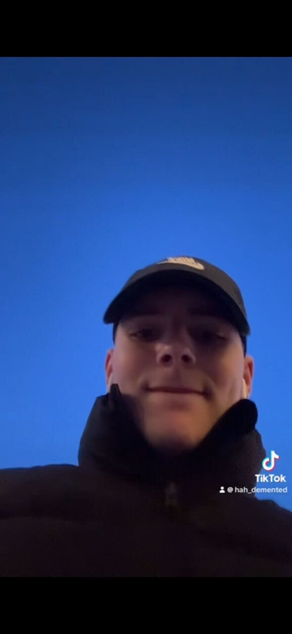  52678067  Krys, 18 ,    