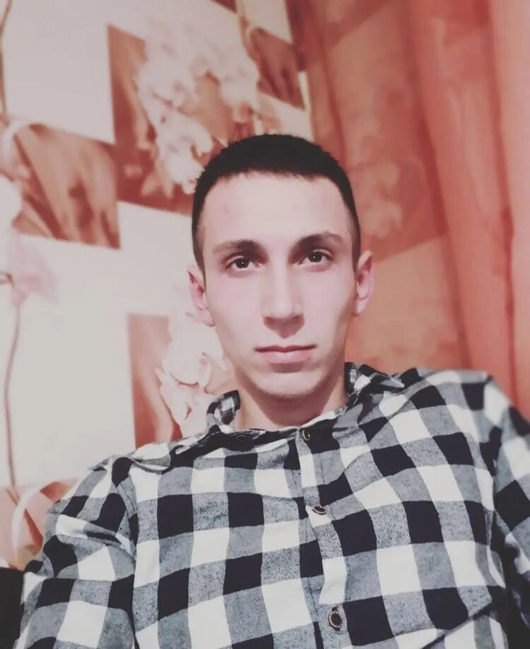  28252317  Vladislav, 28 ,    