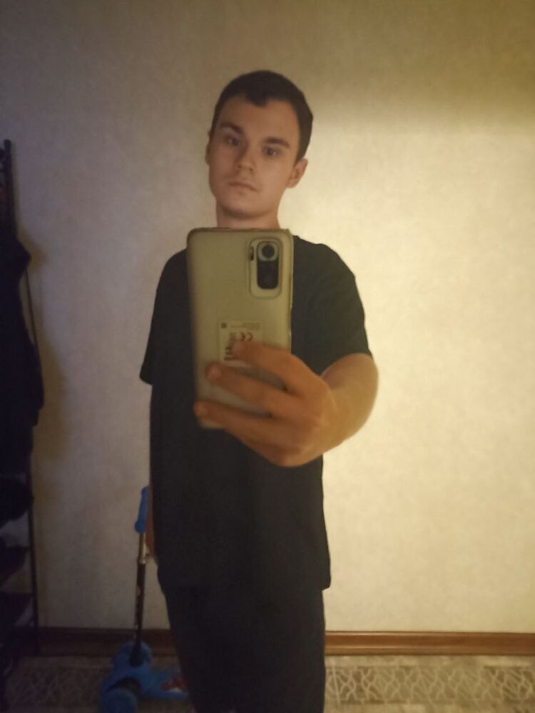  52749487  Ignat, 18 ,    