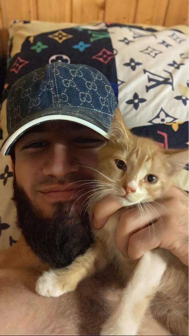  51162497  Emom, 23 ,    