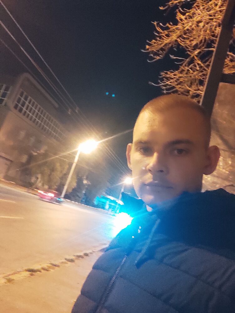  34848237  Sergeq, 31 ,    