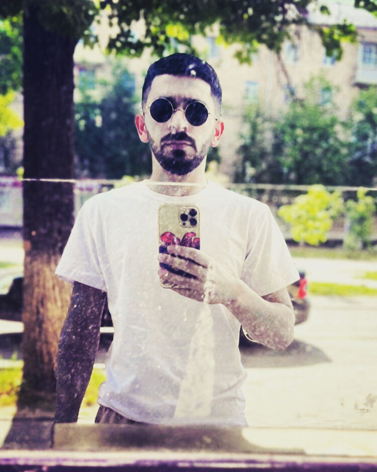  40330907  , 28 ,    