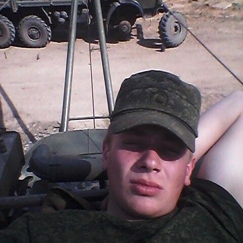  8694347  Pavel, 28 ,    