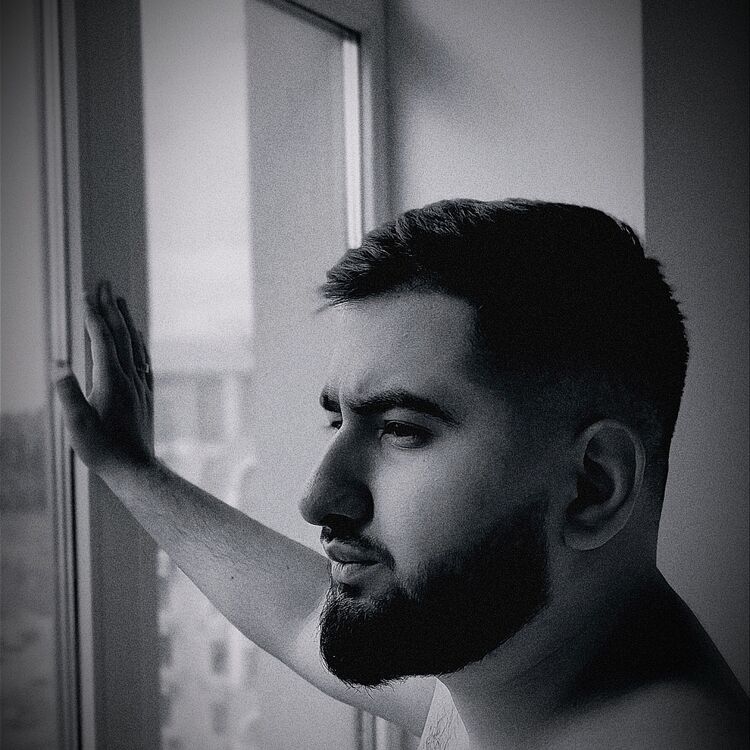  43647957  HALID, 28 ,    Warszawa