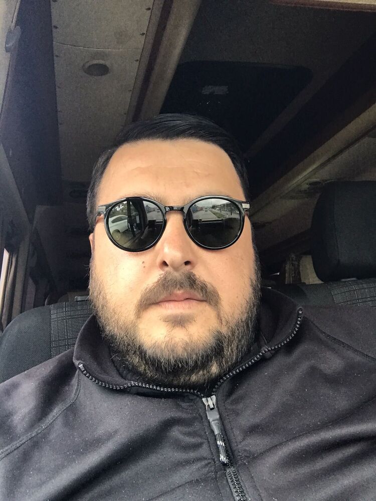  40811967  Irakli, 36 ,    