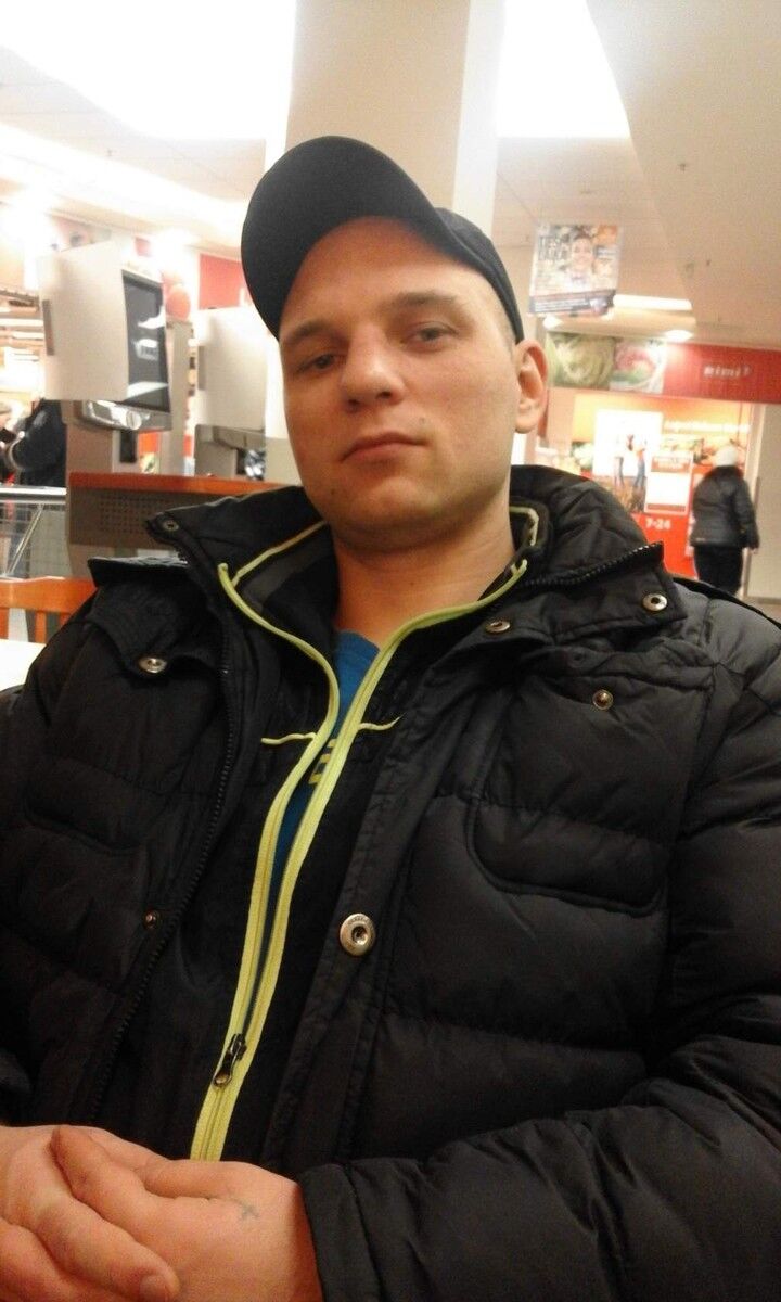  ,   Aljbert, 37 ,   