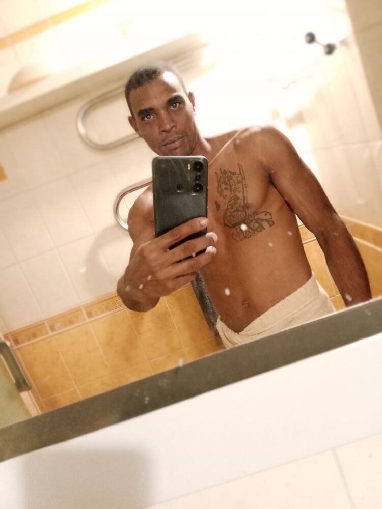  ,   Yoan, 35 ,   ,   