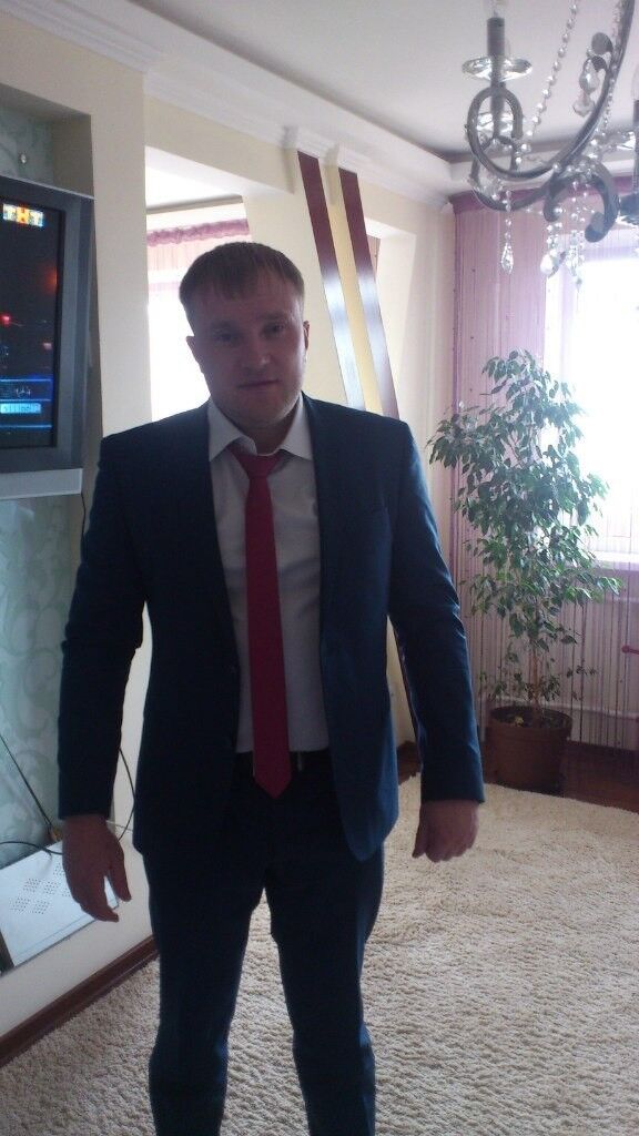  8728477  Underworld, 41 ,    