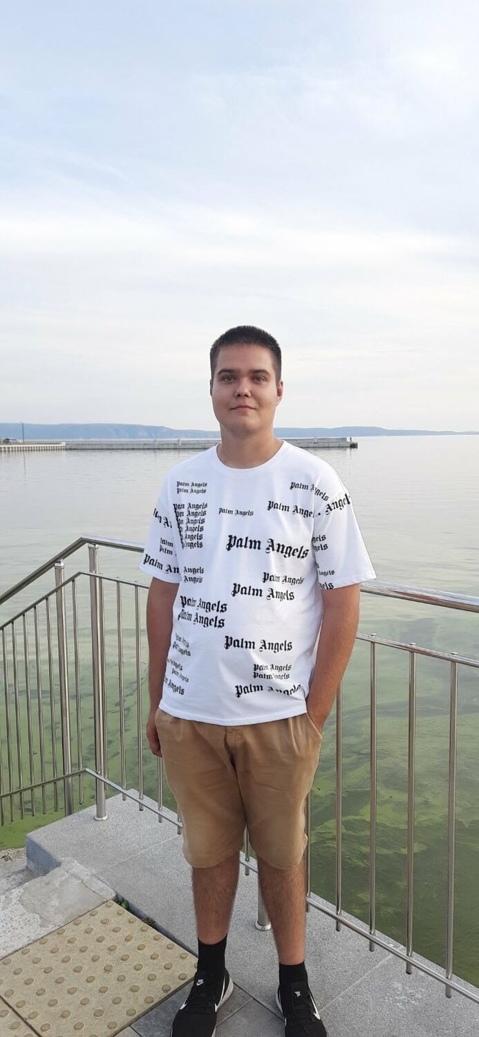  ,   Artyom, 20 ,   ,   
