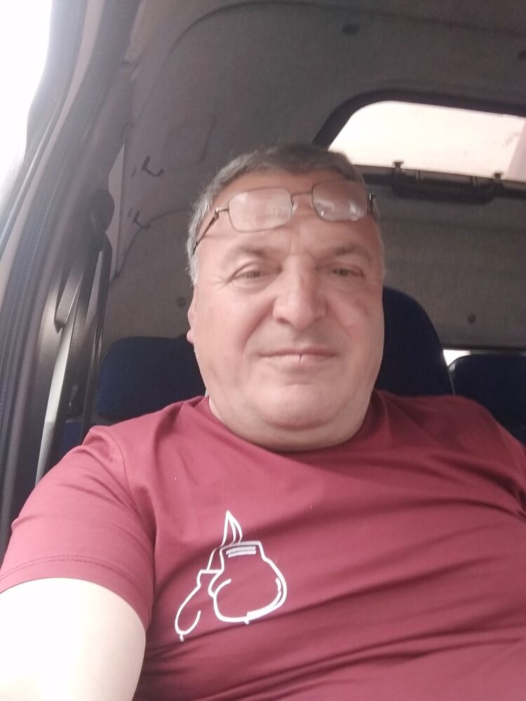  17144367  Grigor, 63 ,    