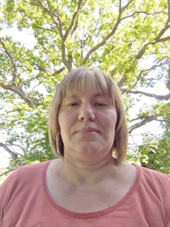  54510187  Victoria, 46 ,    