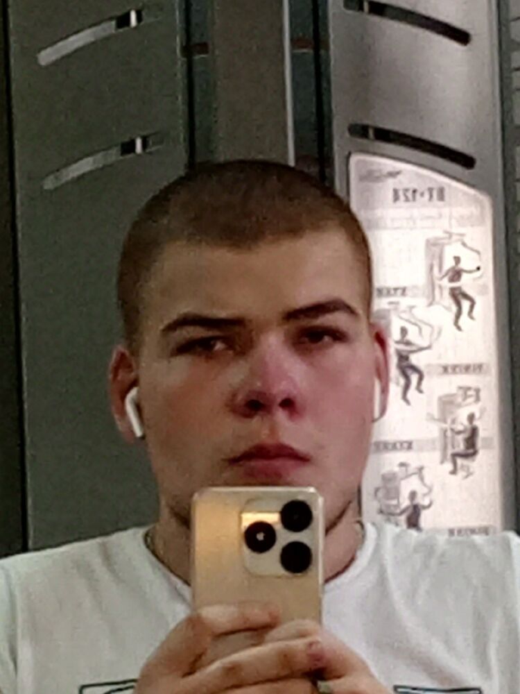  38827507  Kirill, 20 ,    