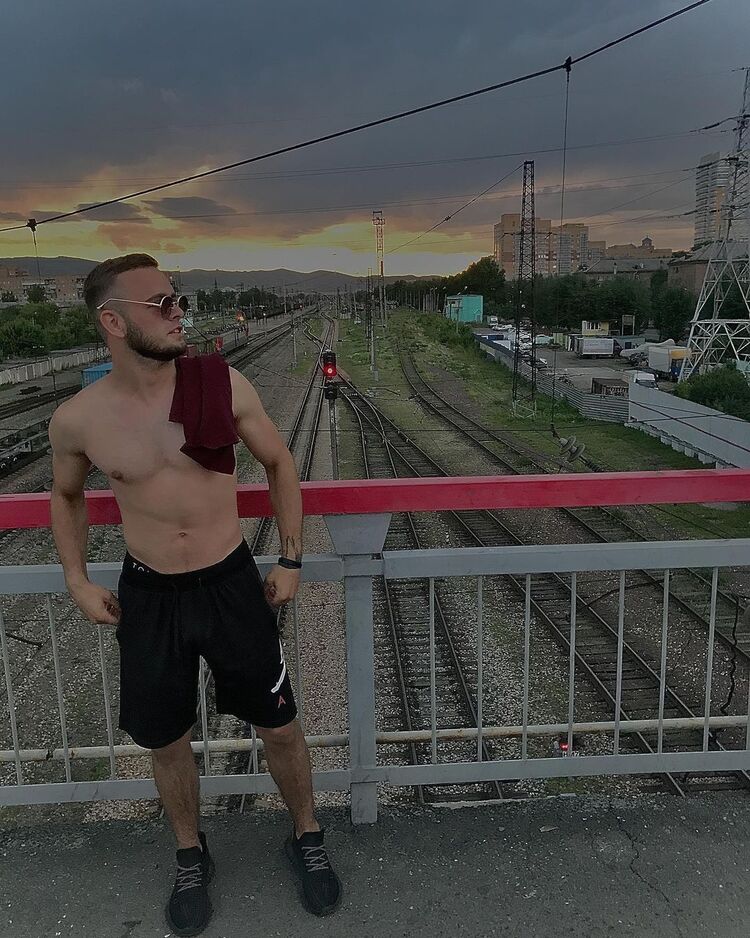  46378357  , 21 ,    