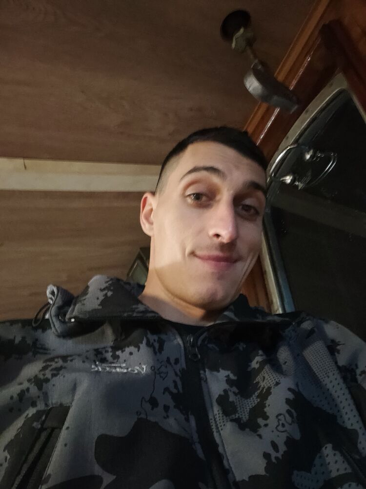  30670487  Ruslan, 33 ,    